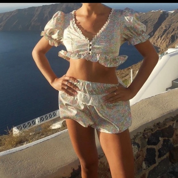 Farrah set for love and 🍋 lemons - Picture 10 of 16